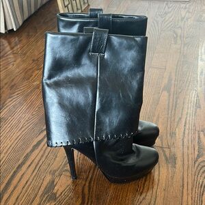 COLIN STUART 7.5 Black Leather Platform Heels Woven